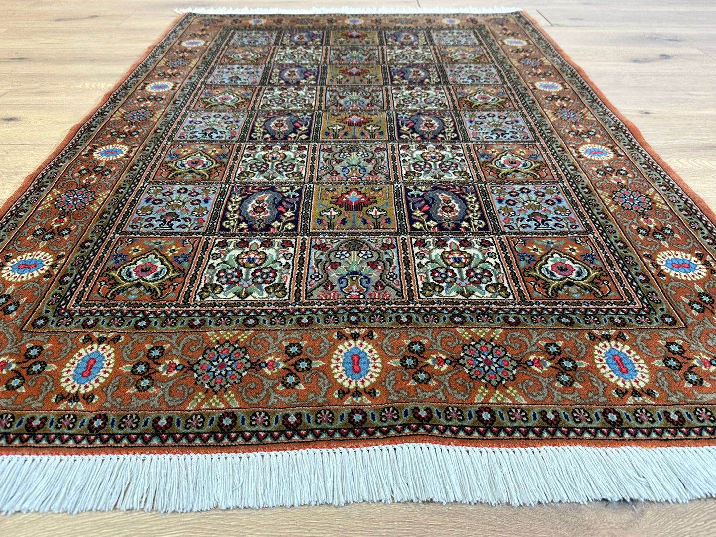 Orientteppich handgeknüpft Ghom Felder Korkwolle 155x110 cm
