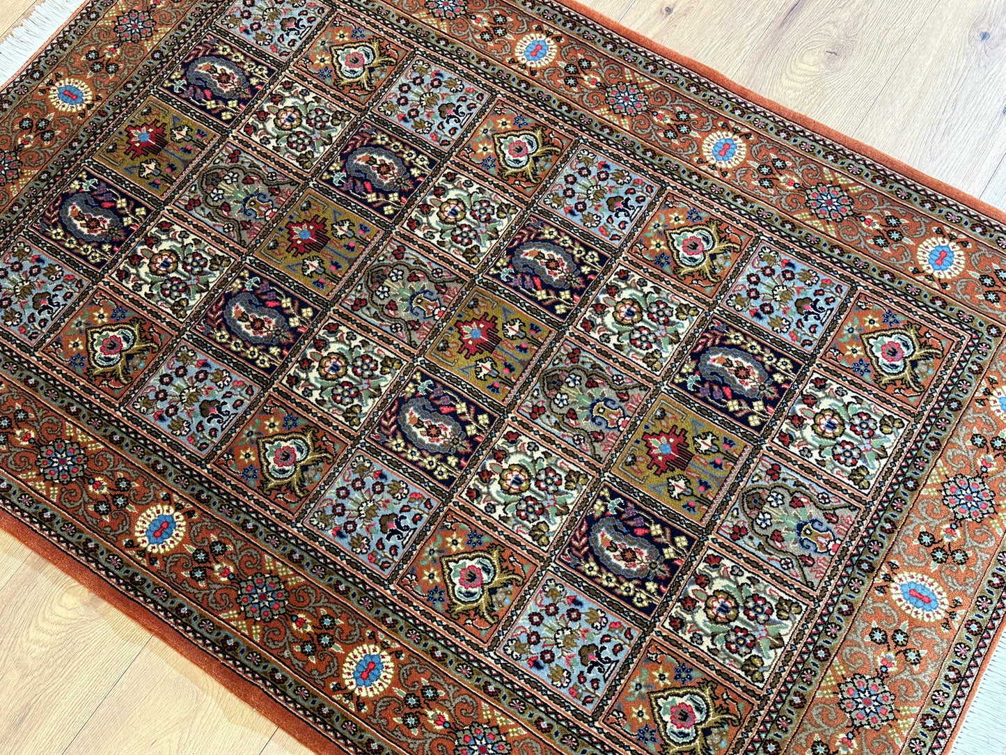 Orientteppich handgeknüpft Ghom Felder Korkwolle 155x110 cm