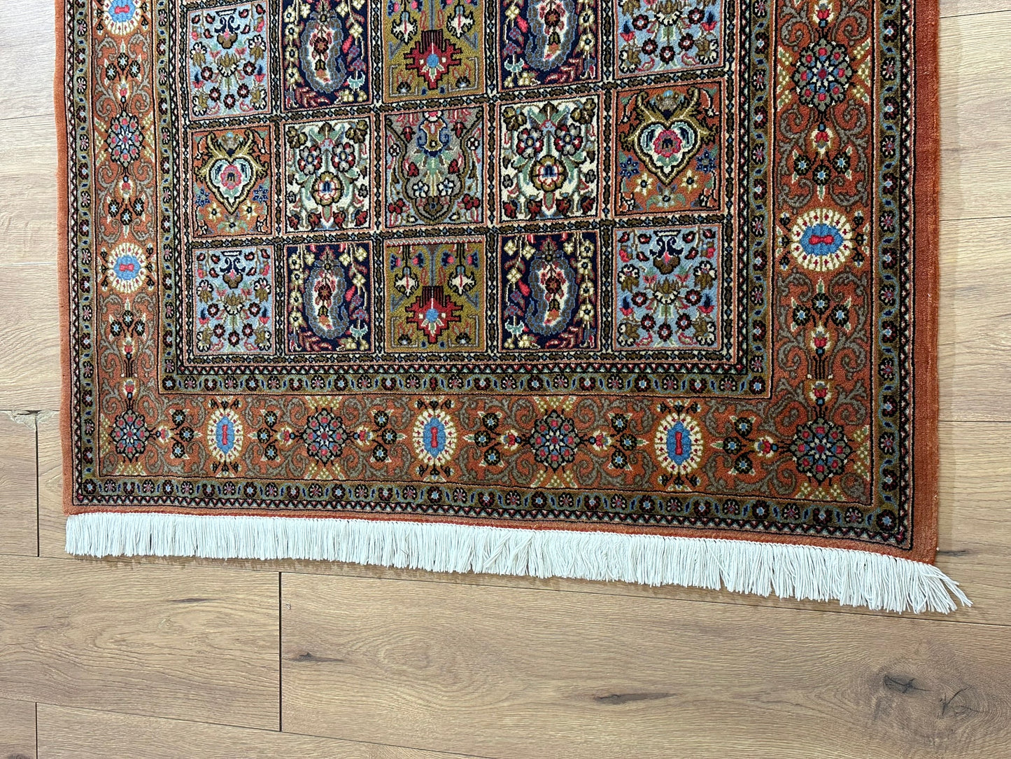Orientteppich handgeknüpft Ghom Felder Korkwolle 155x110 cm