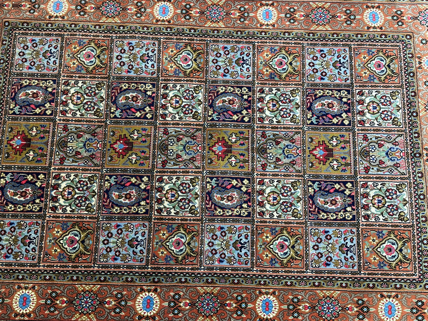 Orientteppich handgeknüpft Ghom Felder Korkwolle 155x110 cm