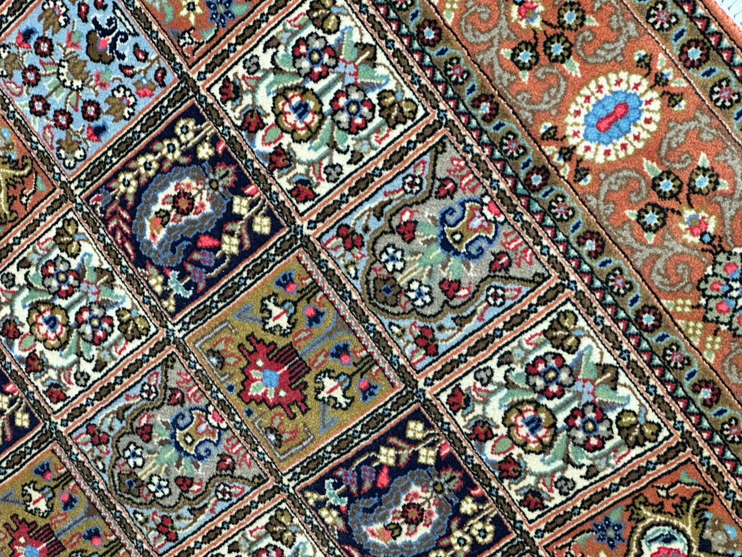 Orientteppich handgeknüpft Ghom Felder Korkwolle 155x110 cm