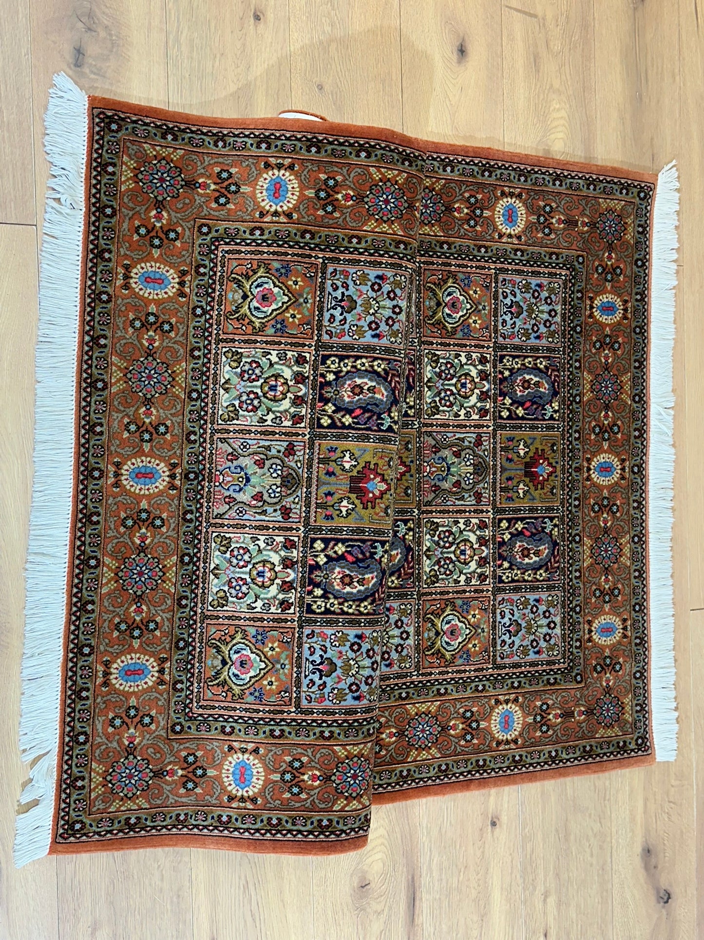Orientteppich handgeknüpft Ghom Felder Korkwolle 155x110 cm