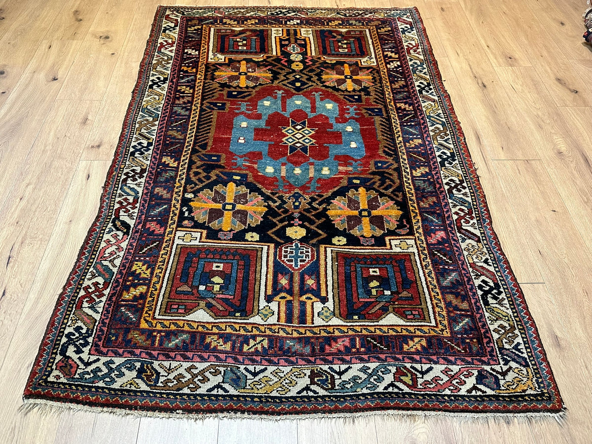 Antiker Orientteppich handgeknüpft Bachtiar Wolle 215x135 cm