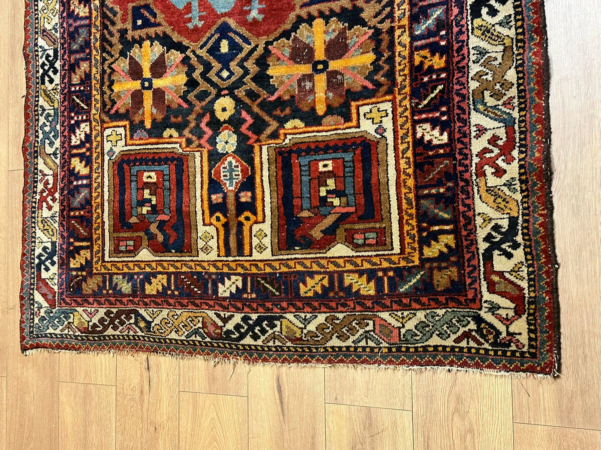 Antiker Orientteppich handgeknüpft Bachtiar Wolle 215x135 cm