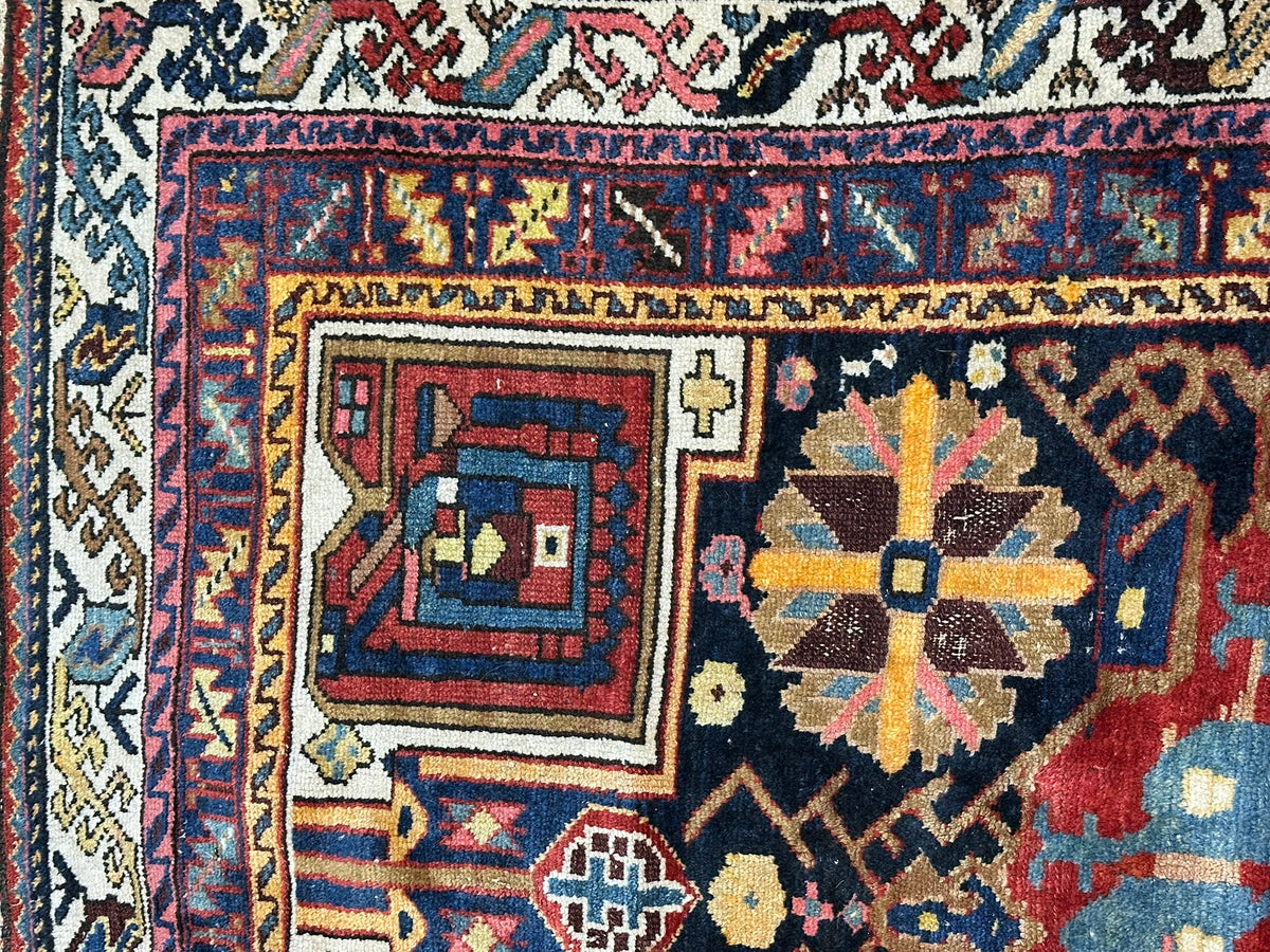Antiker Orientteppich handgeknüpft Bachtiar Wolle 215x135 cm