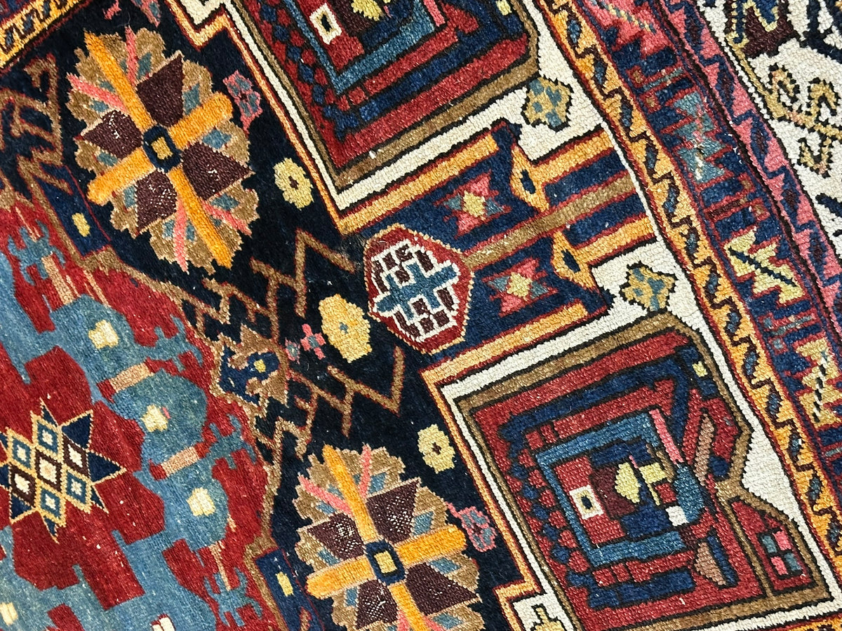 Antiker Orientteppich handgeknüpft Bachtiar Wolle 215x135 cm
