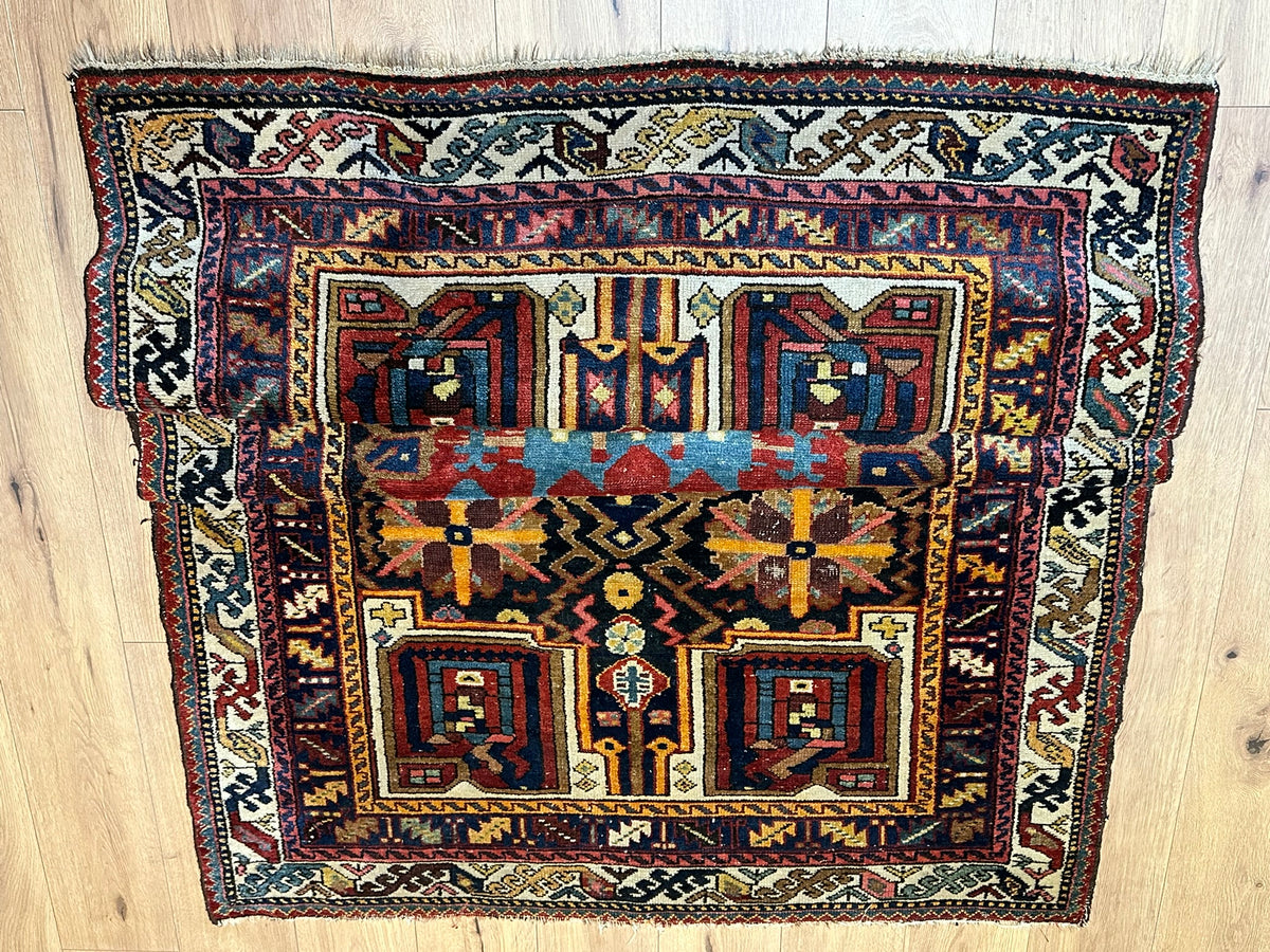 Antiker Orientteppich handgeknüpft Bachtiar Wolle 215x135 cm