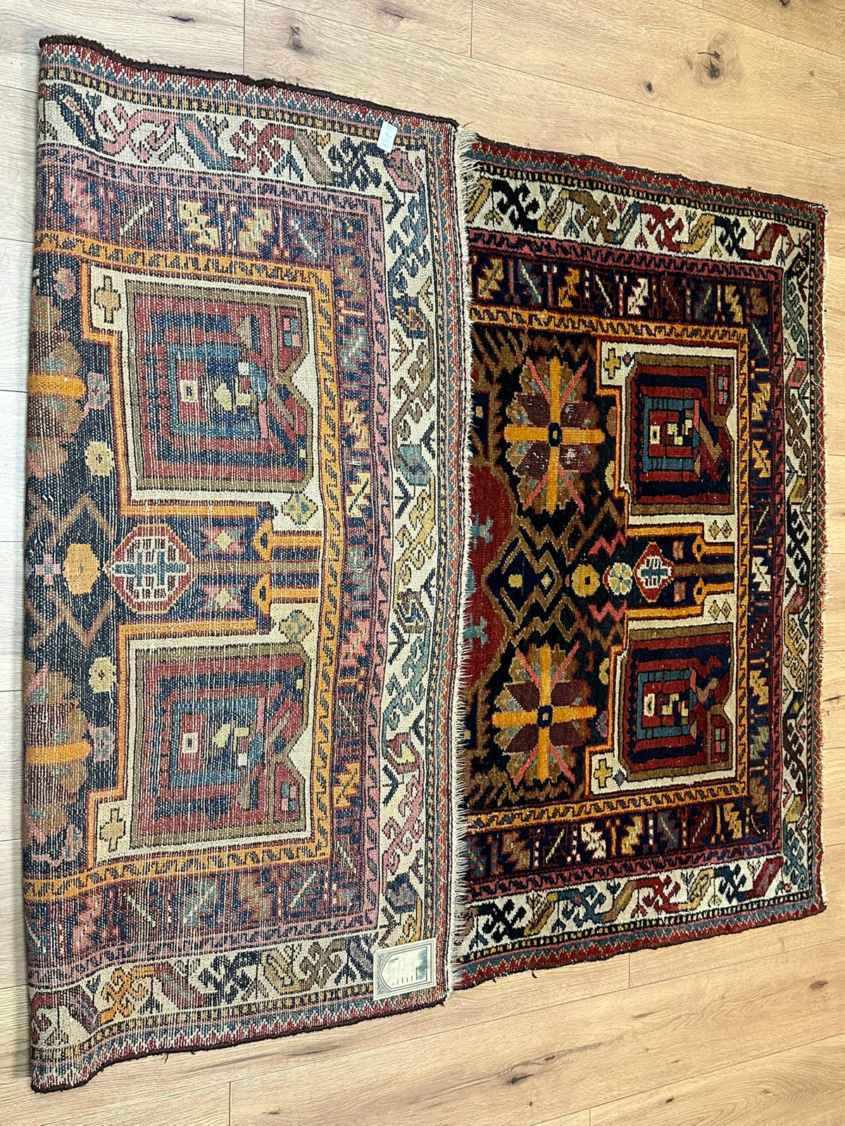 Antiker Orientteppich handgeknüpft Bachtiar Wolle 215x135 cm
