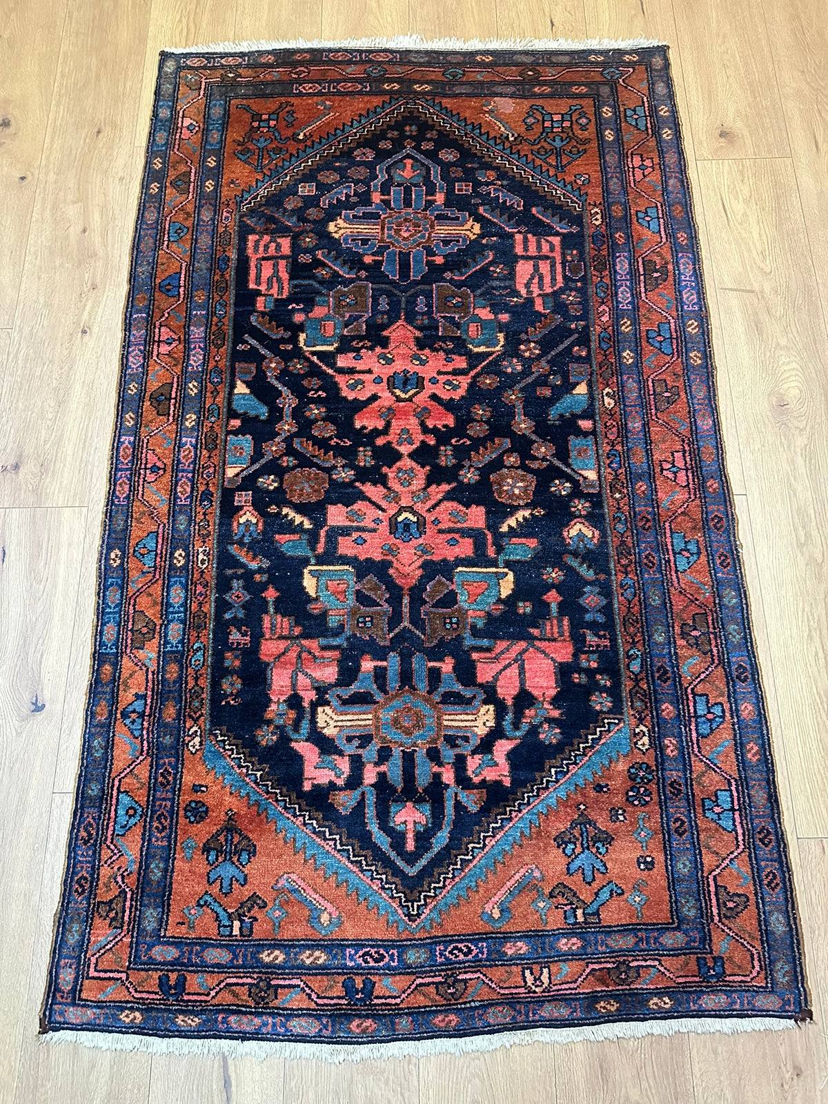 Antiker Orientteppich handgeknüpft Malayer 185x110 cm