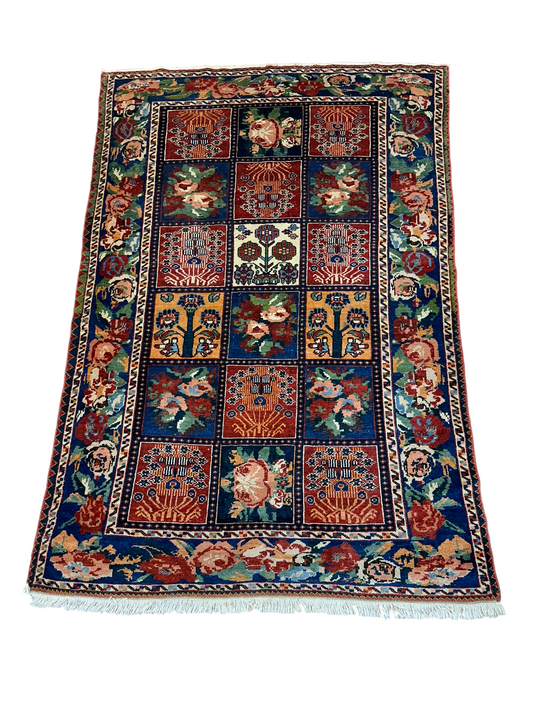 Antik Orientteppich handgeknüpft Bachtiar Felder  195x135 cm