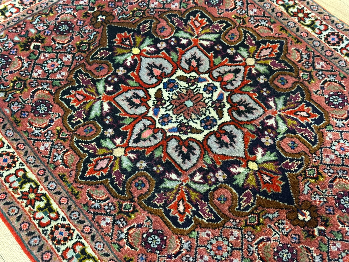 Orientteppich handgeknüpft Bidjar 67x52 cm Medallion
