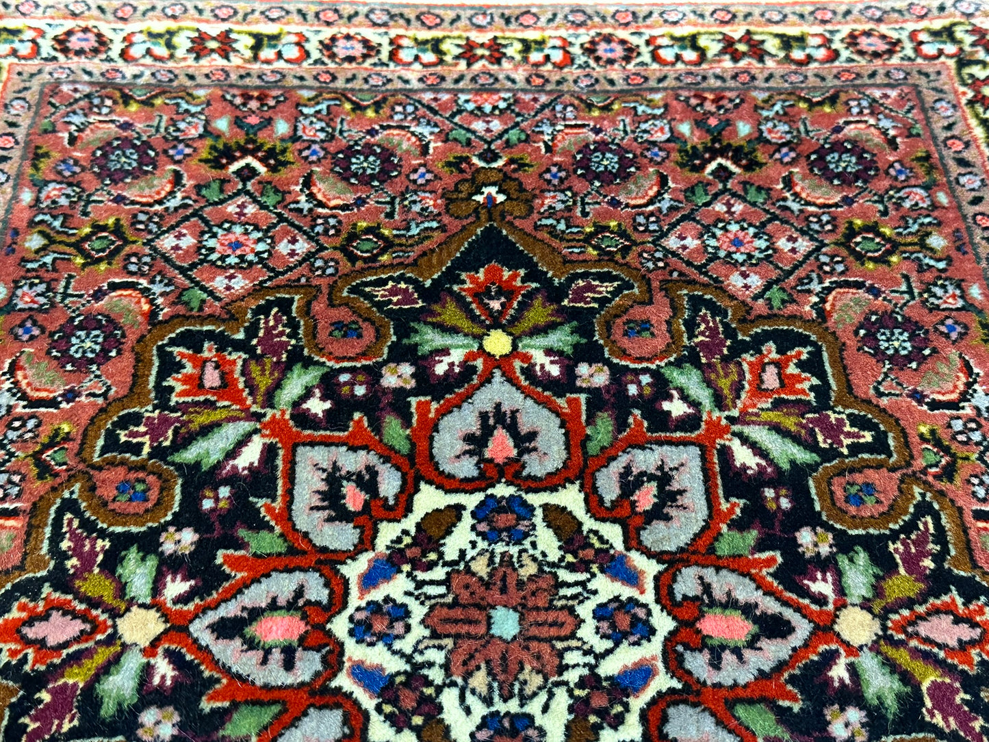 Orientteppich handgeknüpft Bidjar 67x52 cm Medallion