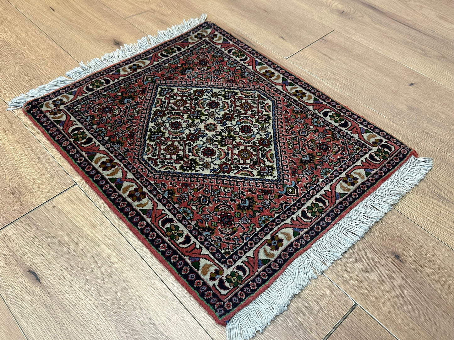 Orientteppich handgeknüpft Bidjar 64x52 cm Medallion