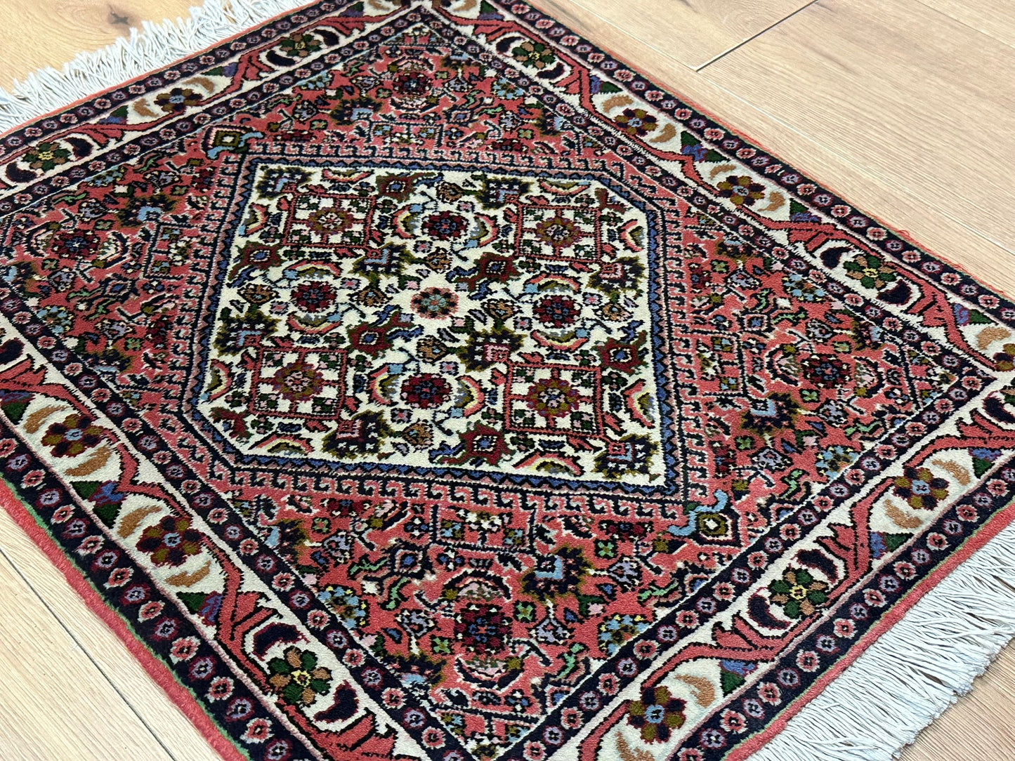 Orientteppich handgeknüpft Bidjar 64x52 cm Medallion