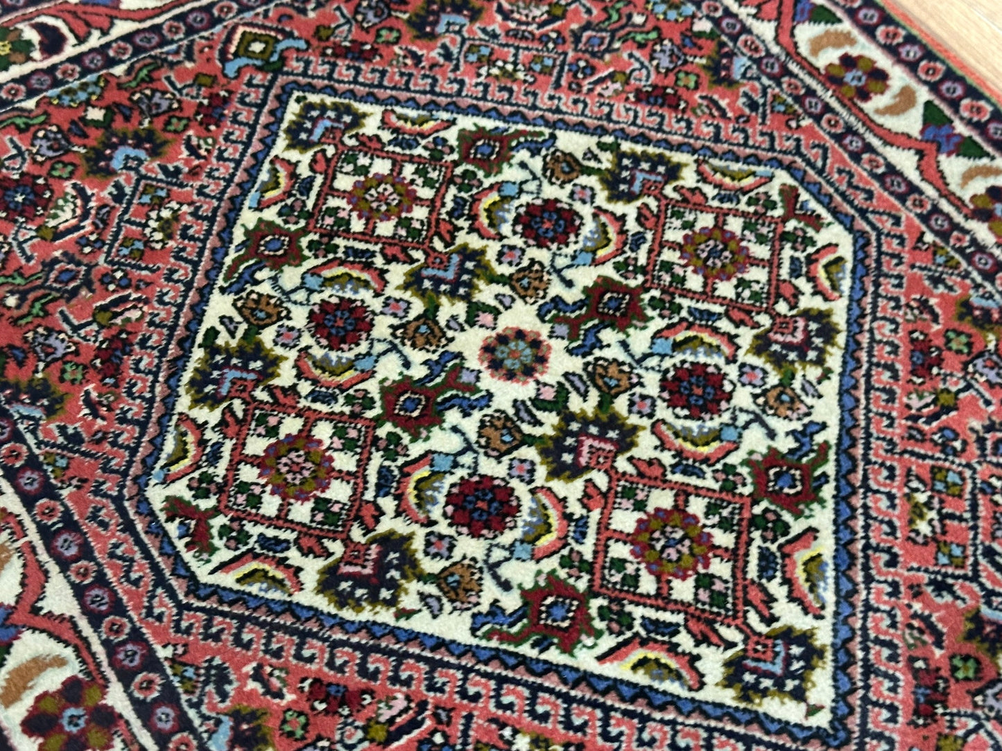 Orientteppich handgeknüpft Bidjar 64x52 cm Medallion