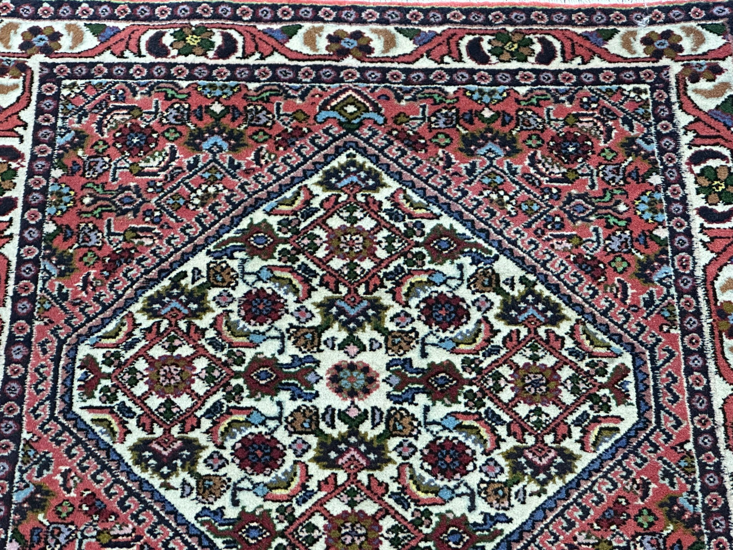 Orientteppich handgeknüpft Bidjar 64x52 cm Medallion