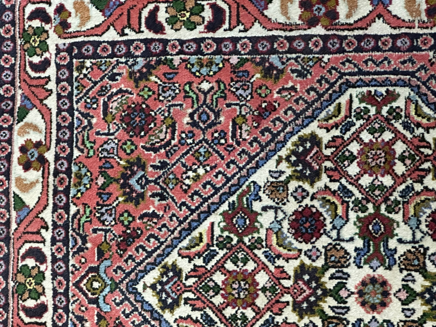 Orientteppich handgeknüpft Bidjar 64x52 cm Medallion