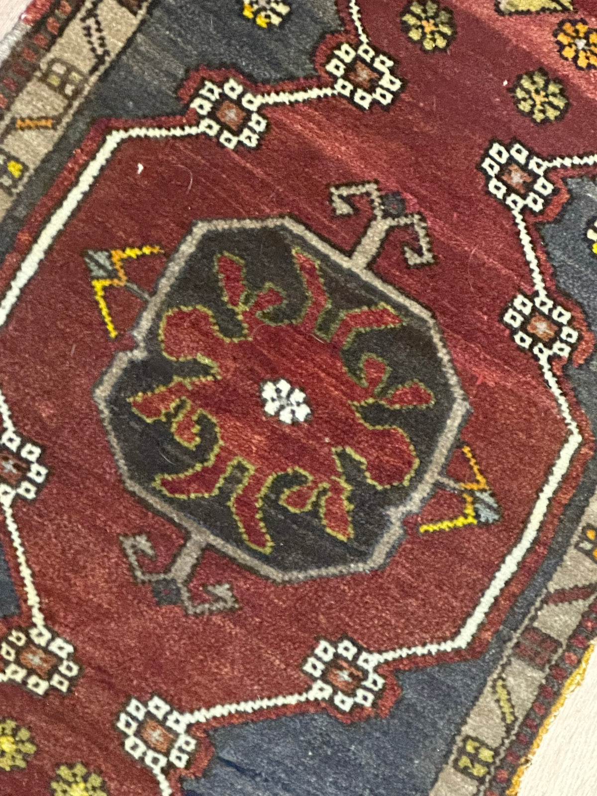 Antiker Orientteppich handgeknüpft Türkei Yahali 100 x 50 cm
