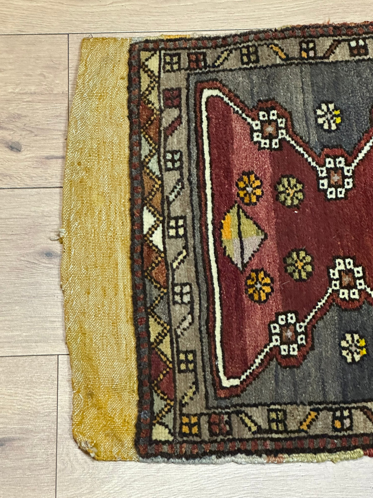 Antiker Orientteppich handgeknüpft Türkei Yahali 100 x 50 cm