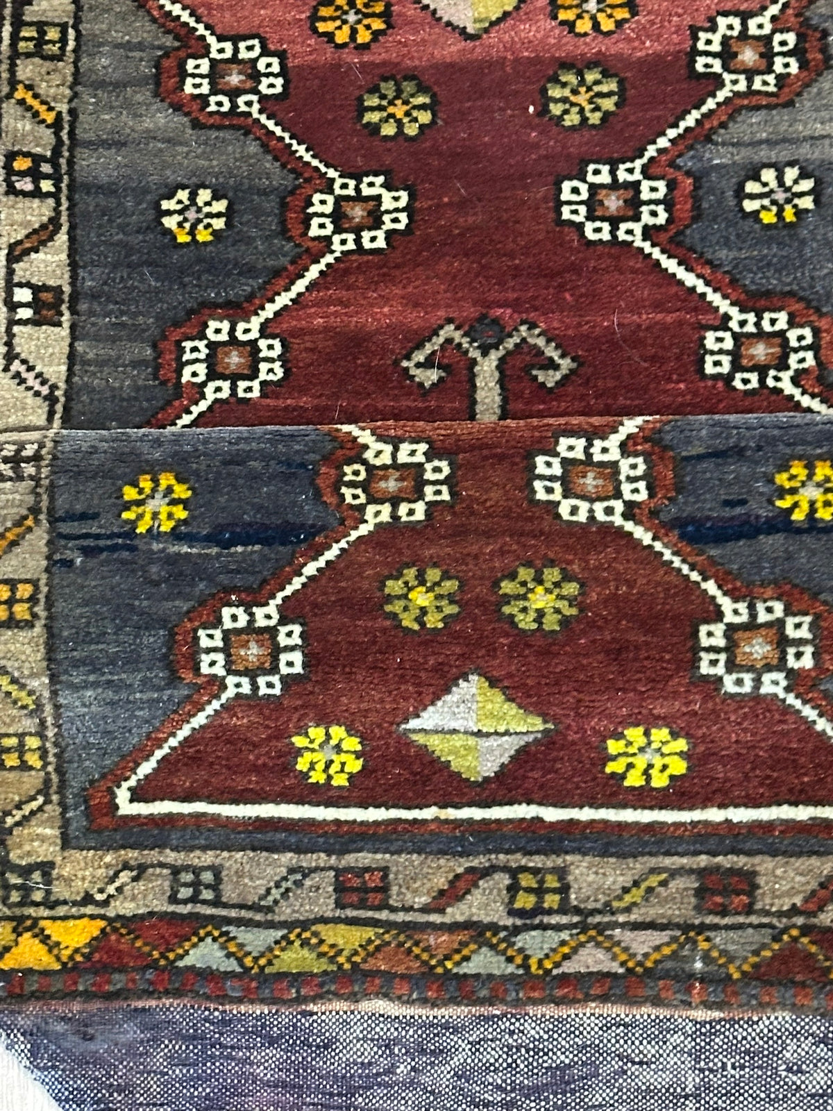Antiker Orientteppich handgeknüpft Türkei Yahali 100 x 50 cm