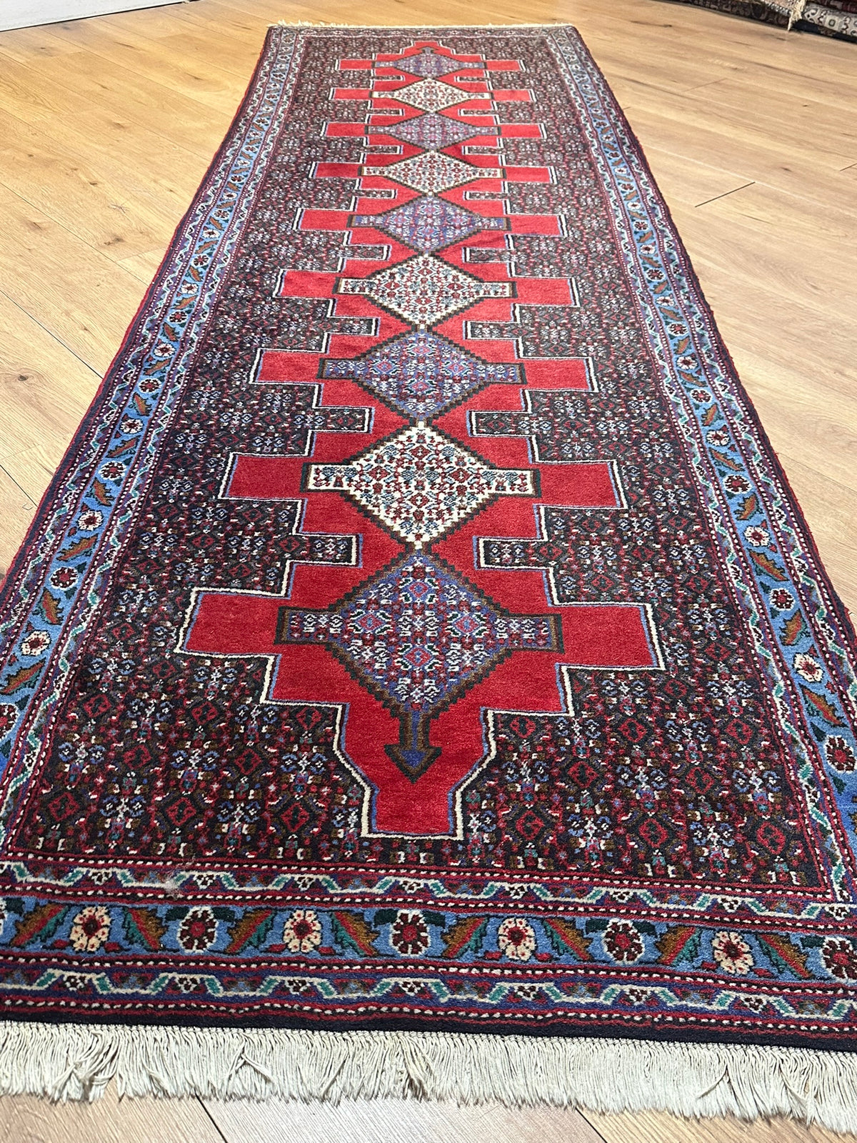 Orientteppich handgeknüpft Senneh 290 x 90 cm
