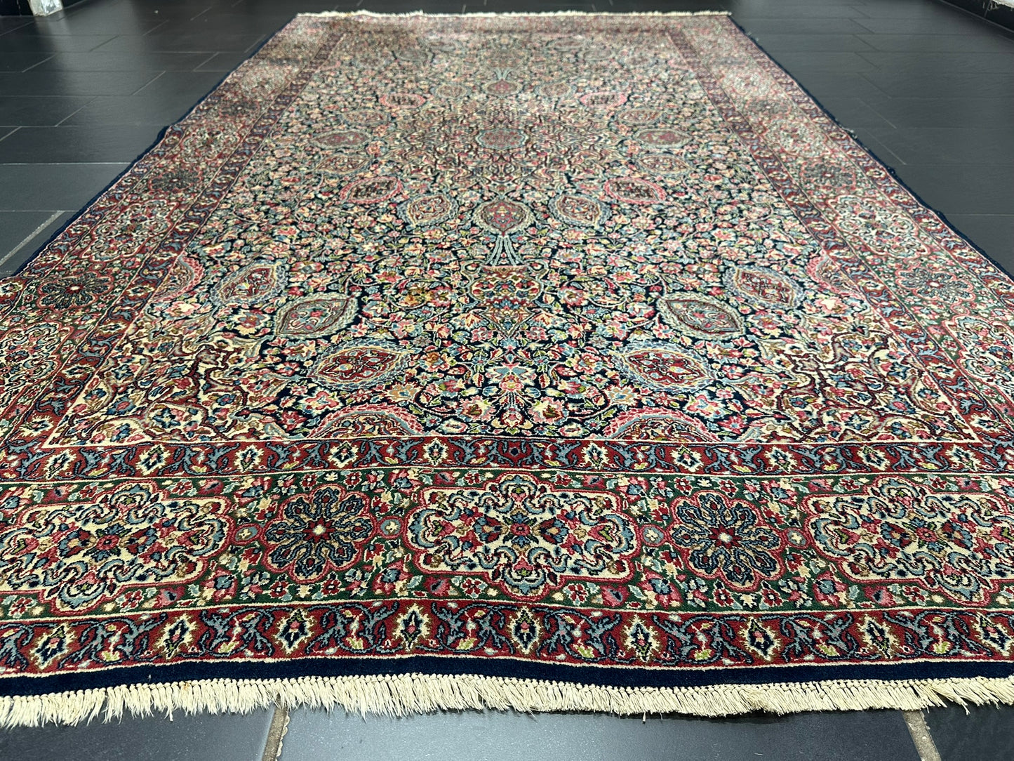 Orientteppich handgeknüpft Kirman Lawer antik  343x196 cm