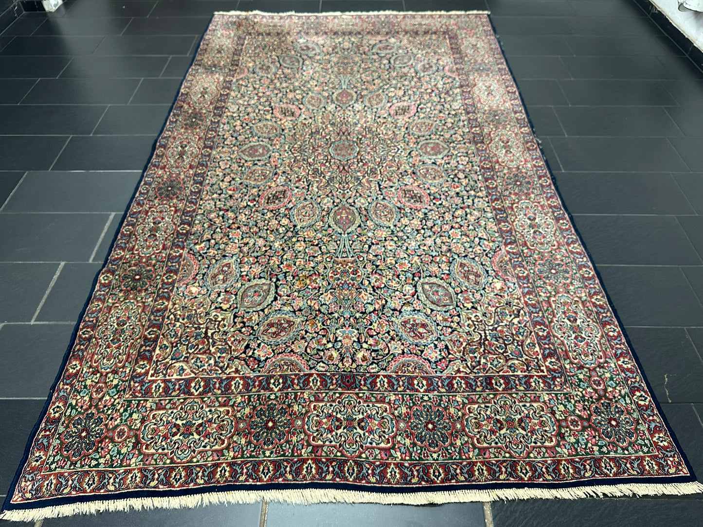 Orientteppich handgeknüpft Kirman Lawer antik  343x196 cm