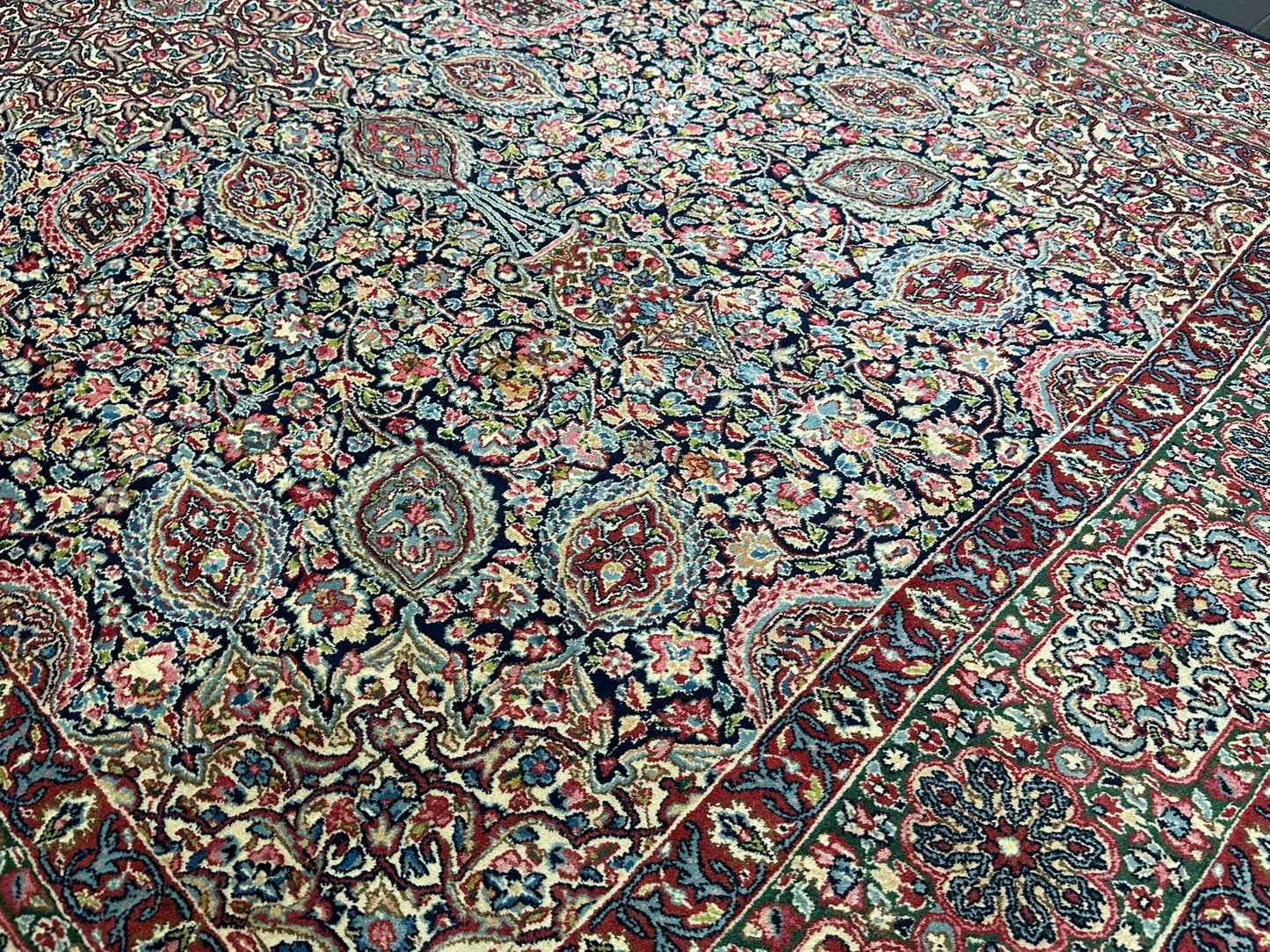 Orientteppich handgeknüpft Kirman Lawer antik  343x196 cm