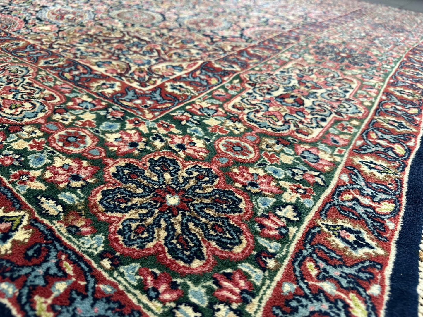 Orientteppich handgeknüpft Kirman Lawer antik  343x196 cm