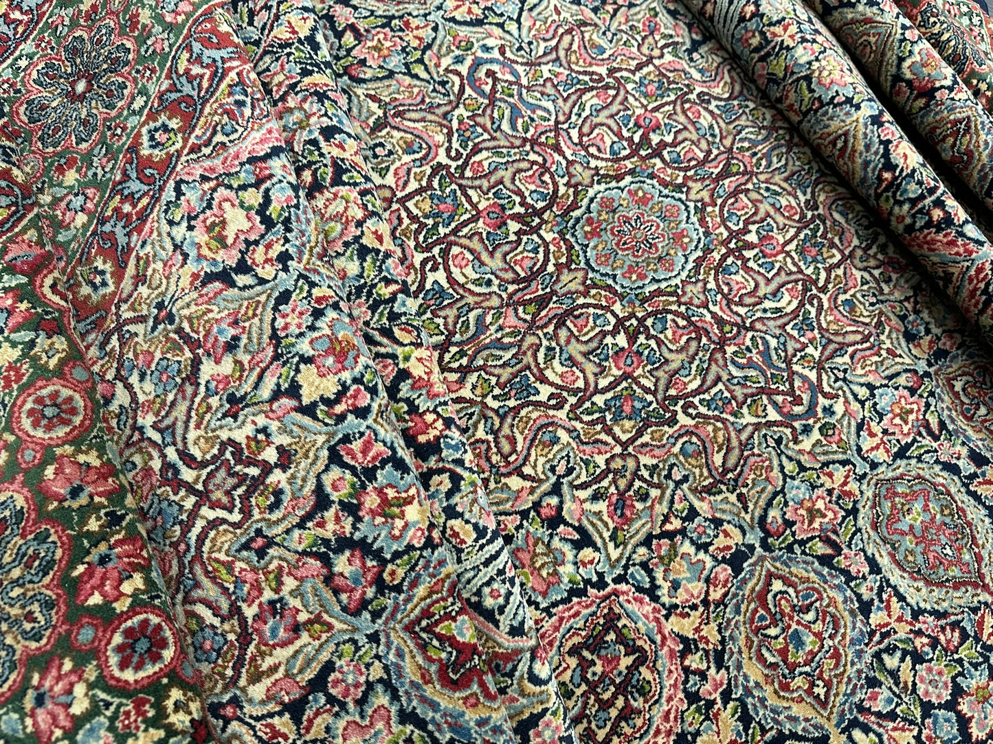 Orientteppich handgeknüpft Kirman Lawer antik  343x196 cm