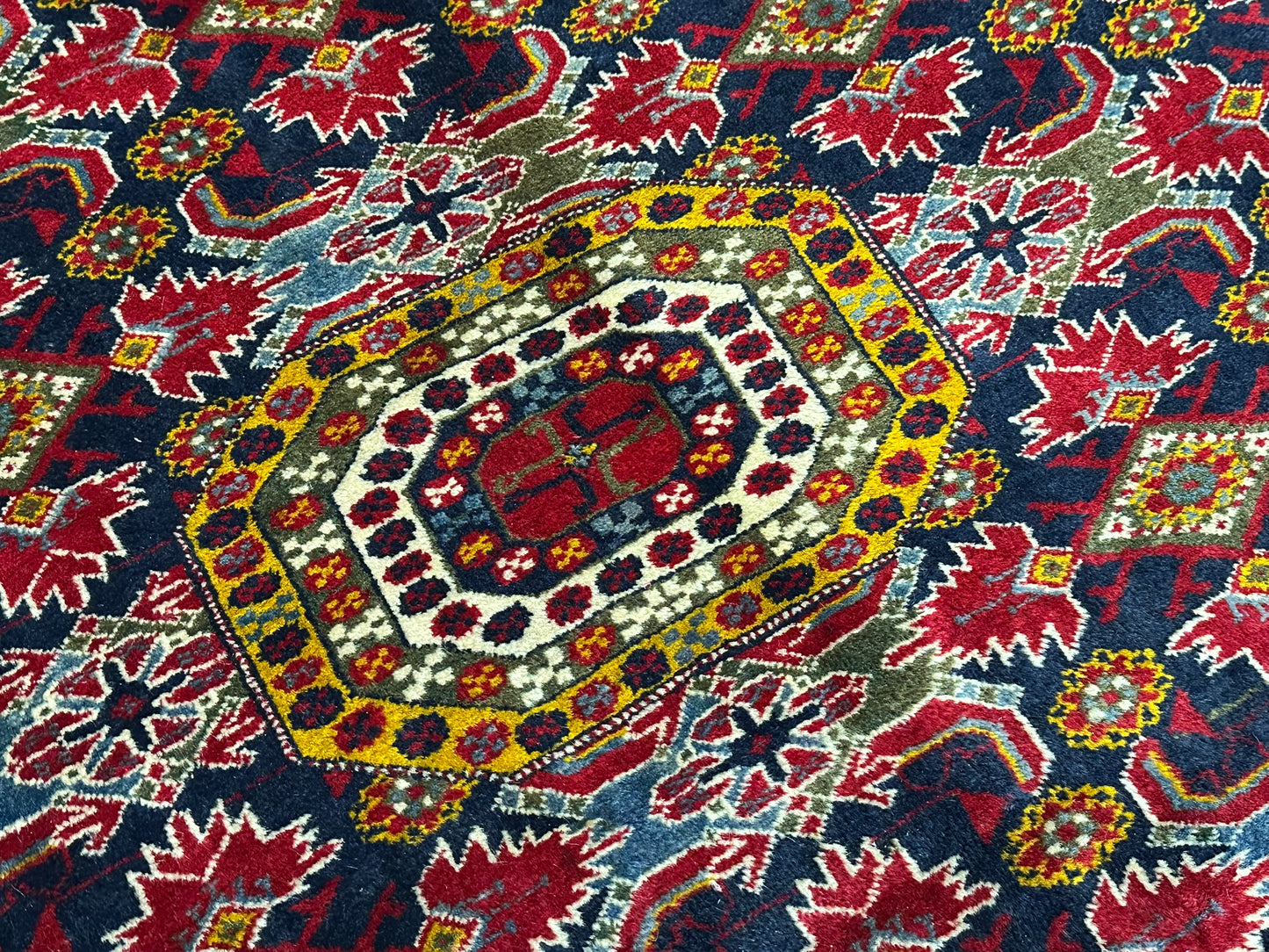 Orientteppich handgeknüpft 306x205 cm Buchara antik Teppich