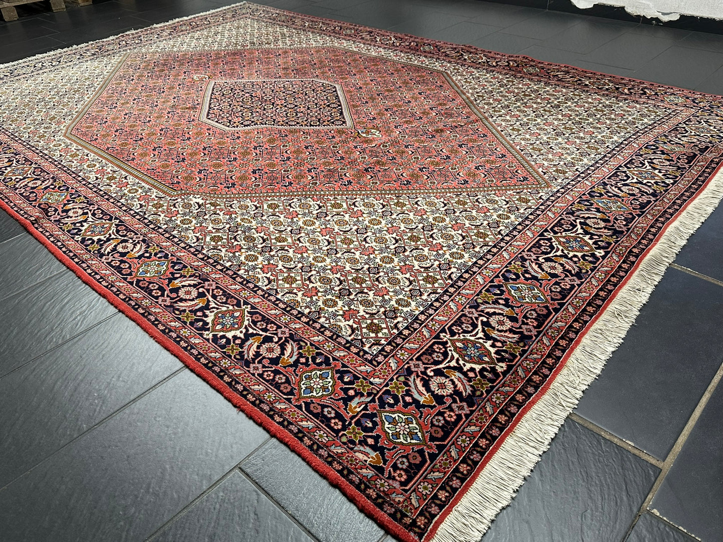 Orientteppich handgeknüpft 355x243 cm Bidjar Korkwolle