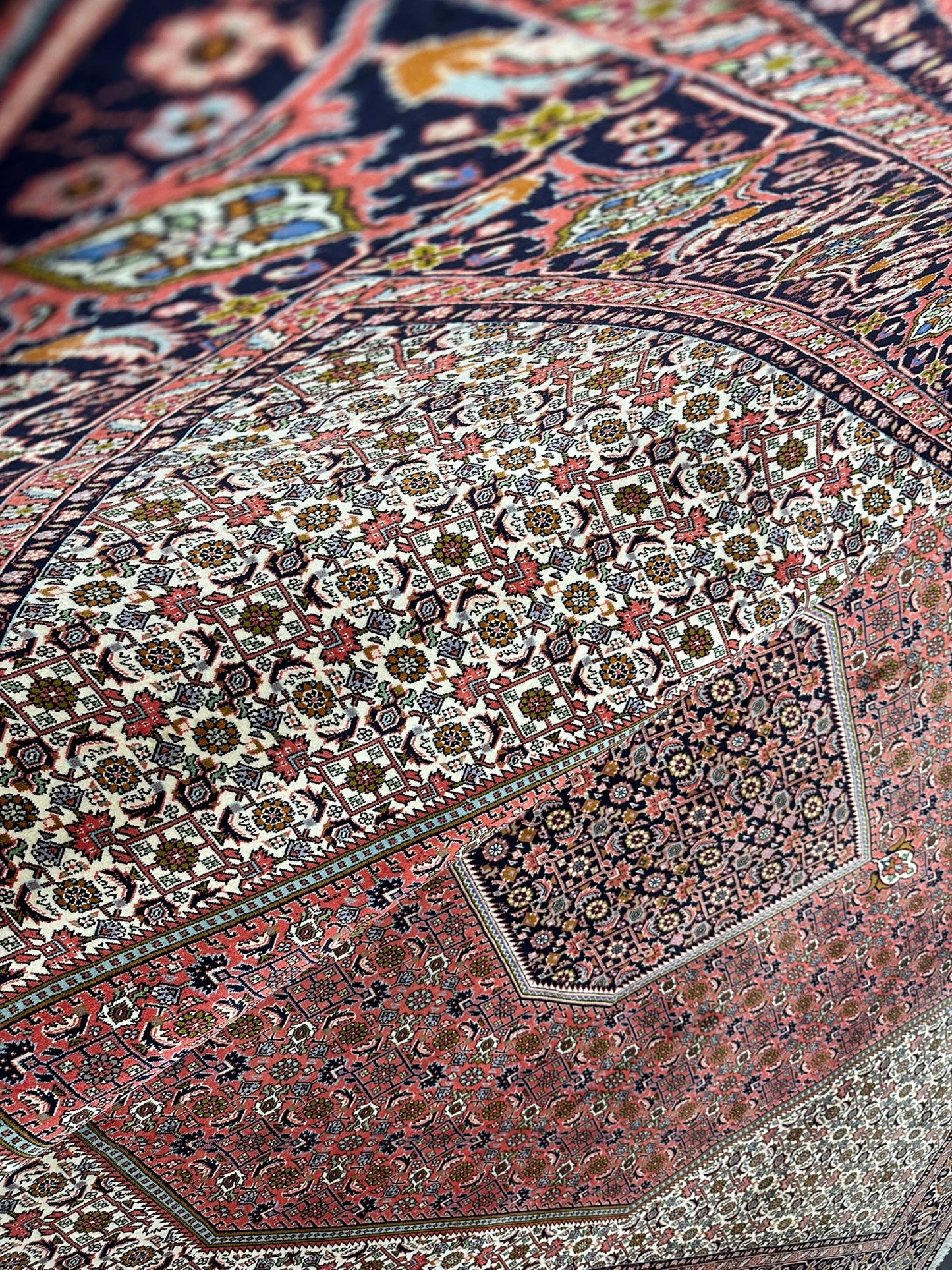 Orientteppich handgeknüpft 355x243 cm Bidjar Korkwolle