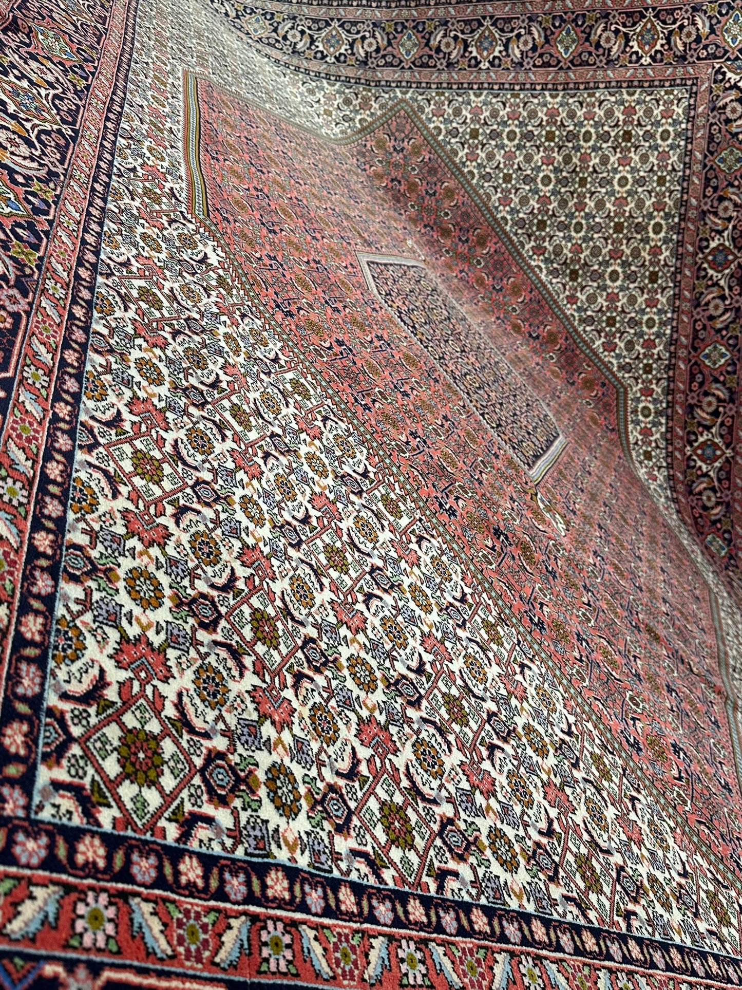 Orientteppich handgeknüpft 355x243 cm Bidjar Korkwolle