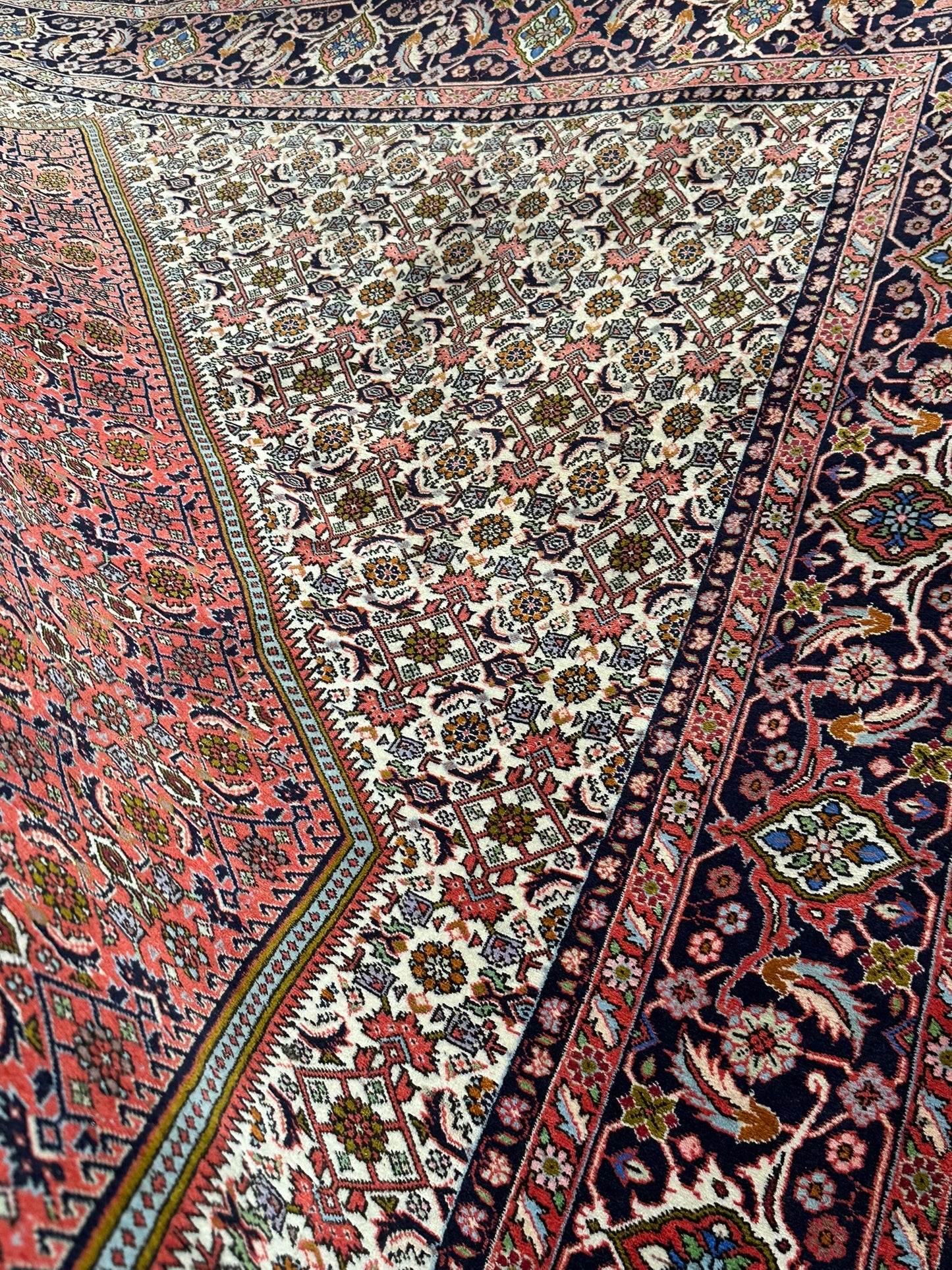 Orientteppich handgeknüpft 355x243 cm Bidjar Korkwolle