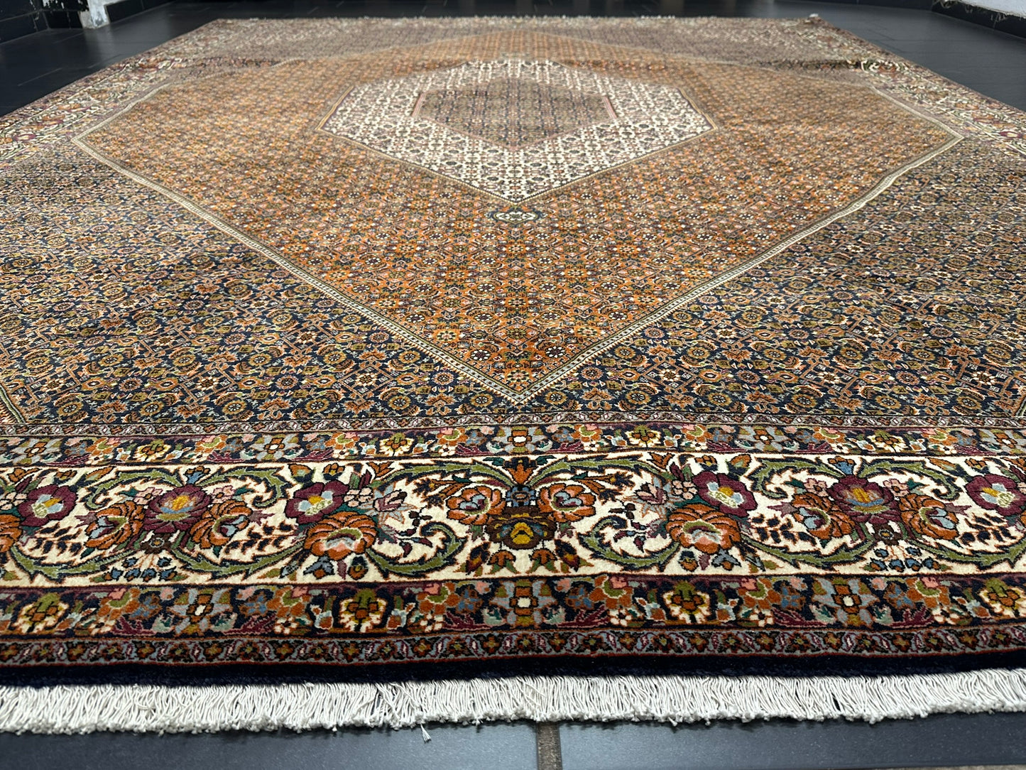 Orientteppich handgeknüpft 390x294 cm Bidjar Korkwolle