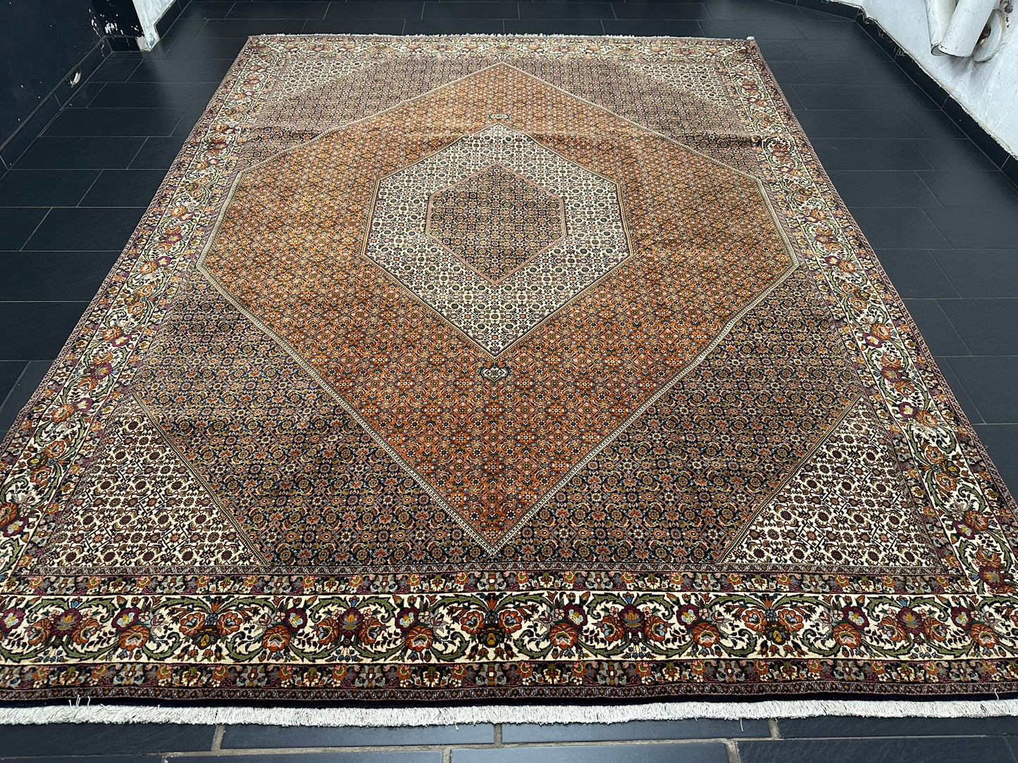 Orientteppich handgeknüpft 390x294 cm Bidjar Korkwolle