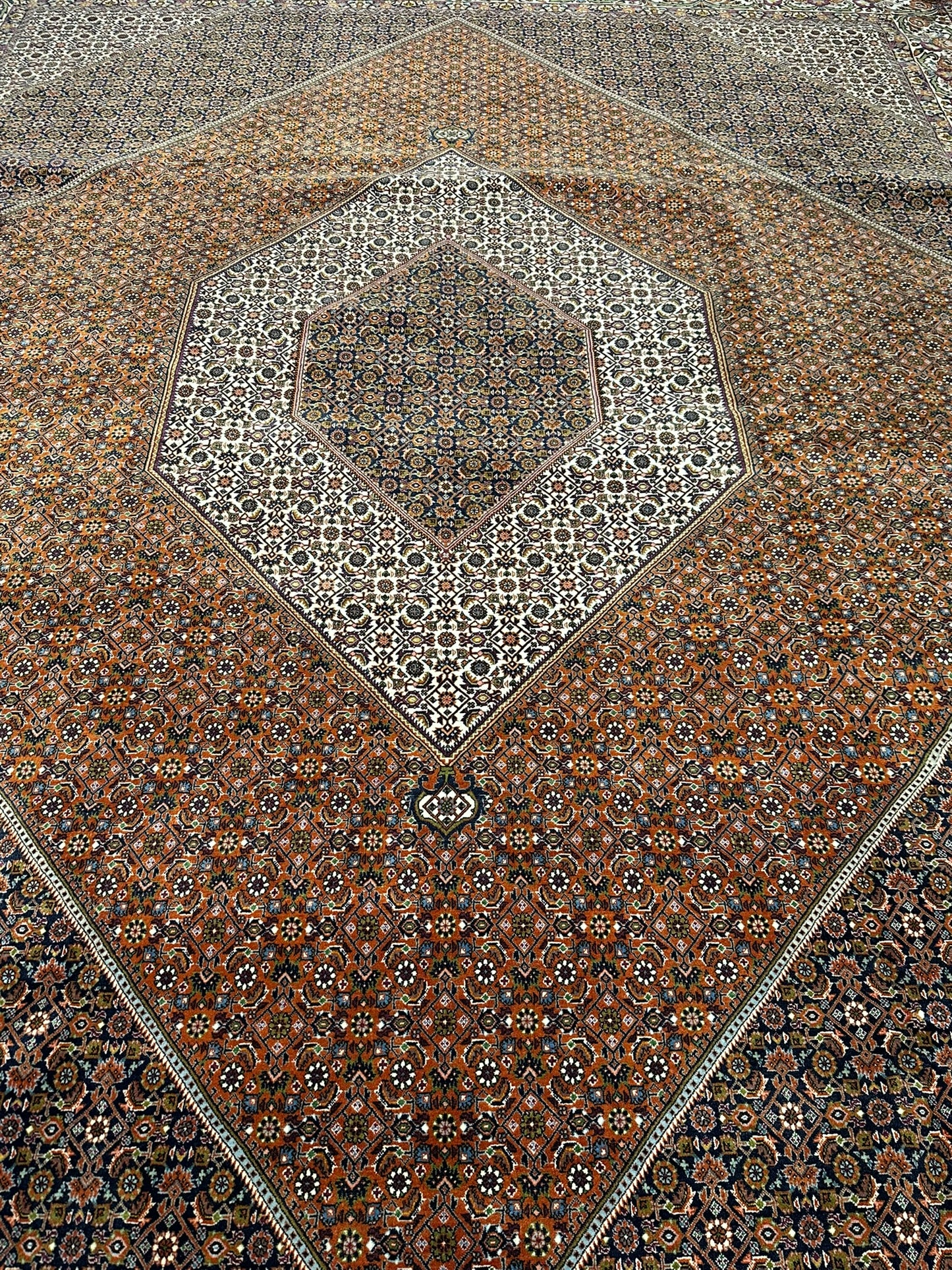 Orientteppich handgeknüpft 390x294 cm Bidjar Korkwolle