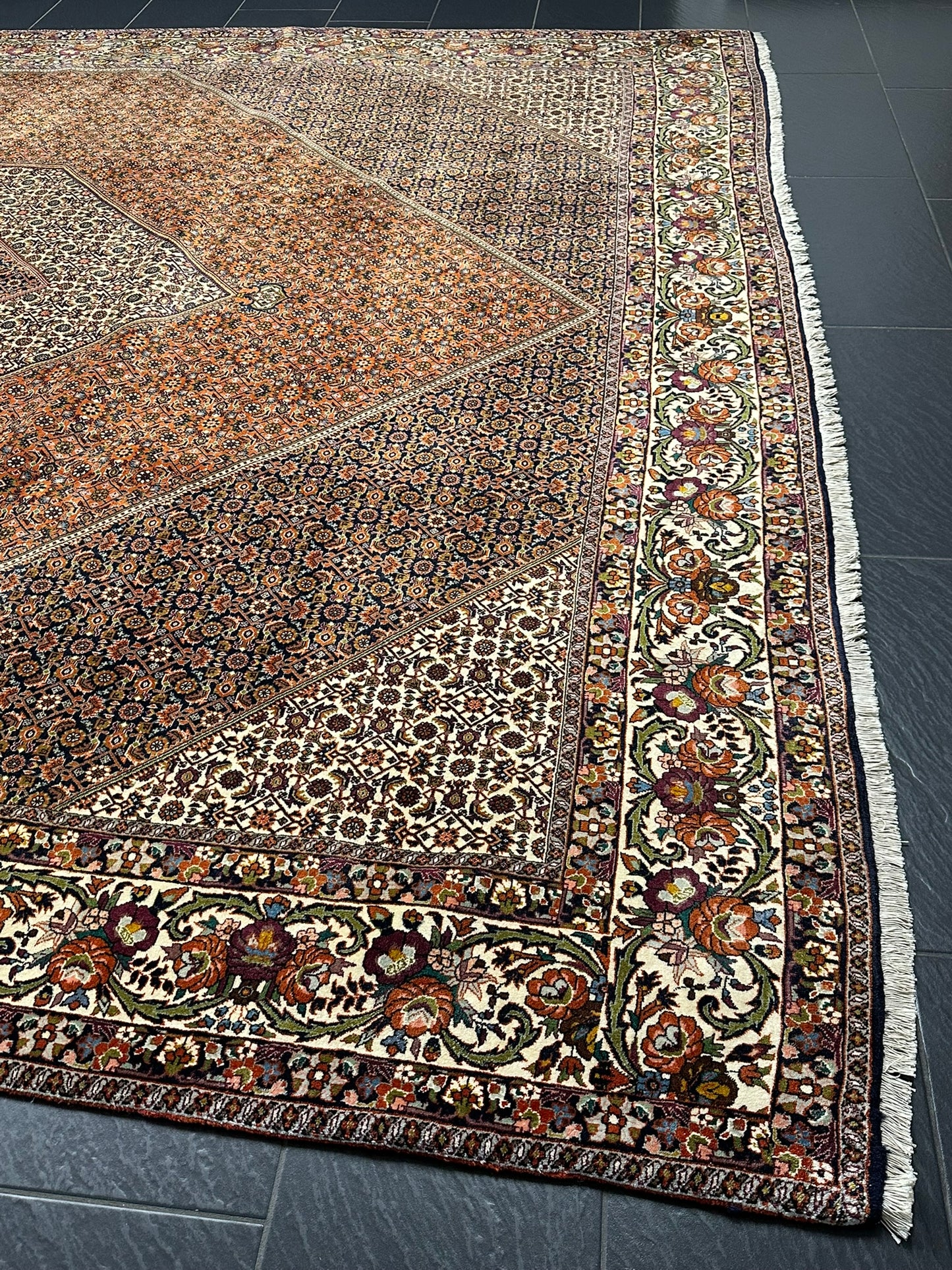 Orientteppich handgeknüpft 390x294 cm Bidjar Korkwolle