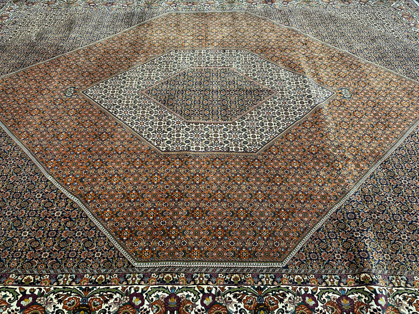 Orientteppich handgeknüpft 390x294 cm Bidjar Korkwolle