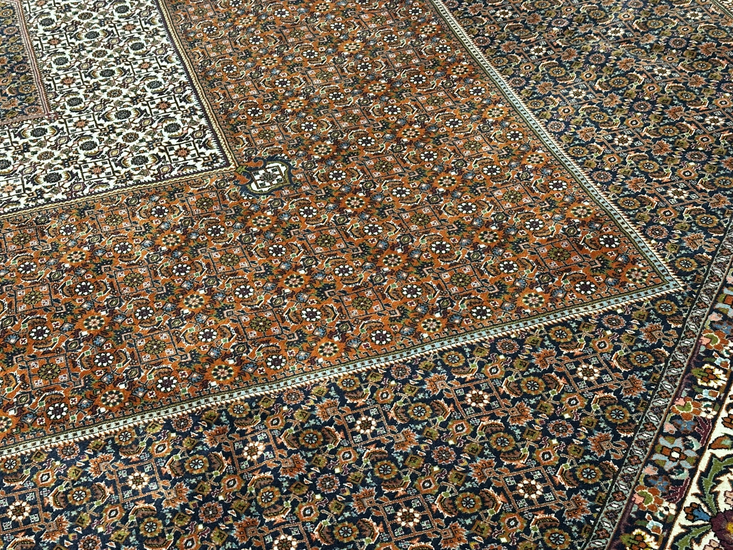Orientteppich handgeknüpft 390x294 cm Bidjar Korkwolle