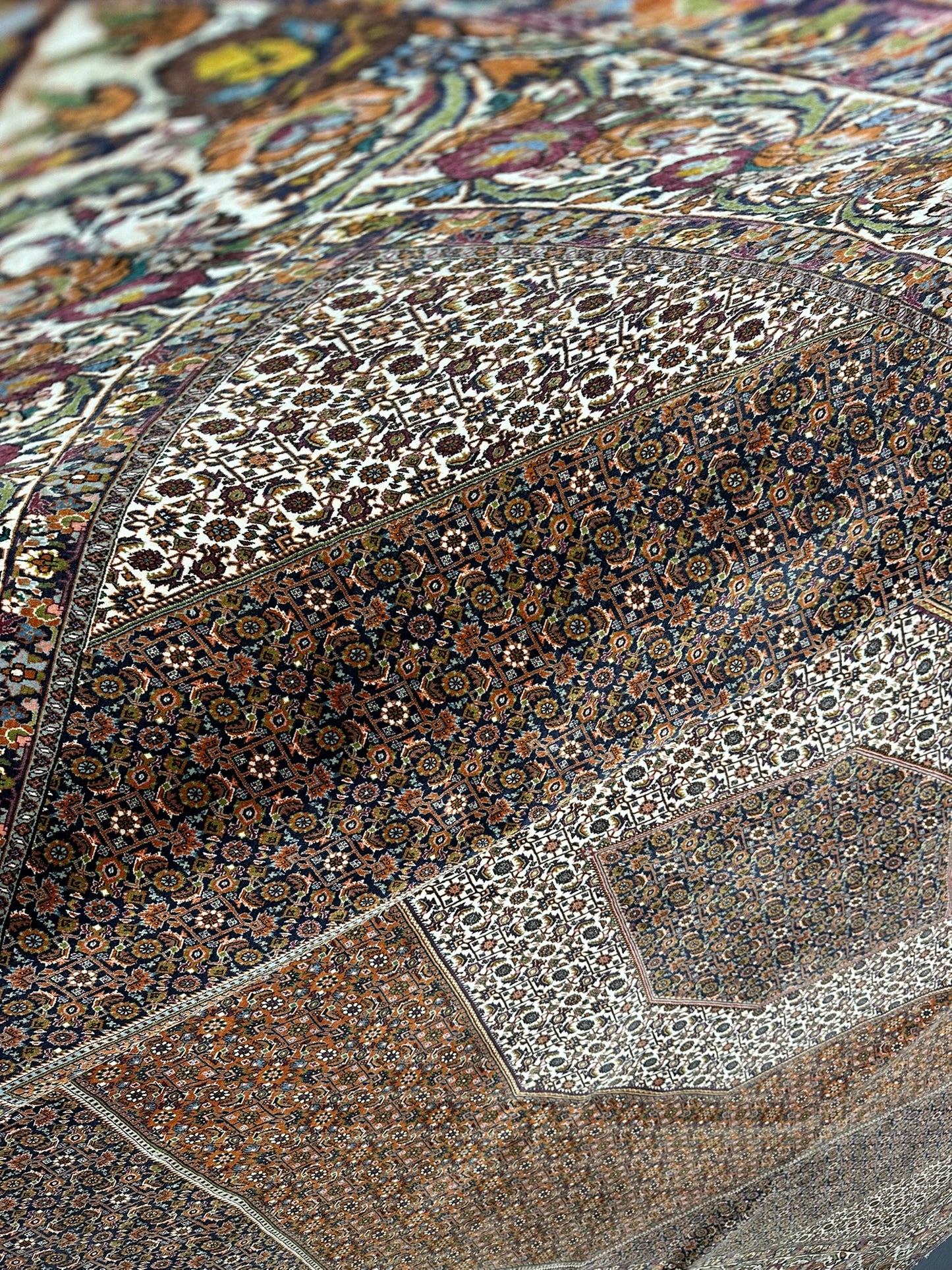 Orientteppich handgeknüpft 390x294 cm Bidjar Korkwolle
