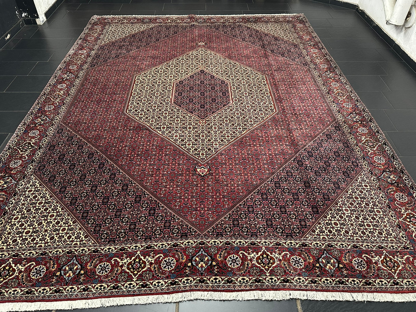 Orientteppich handgeknüpft 387x300 cm Bidjar Korkwolle