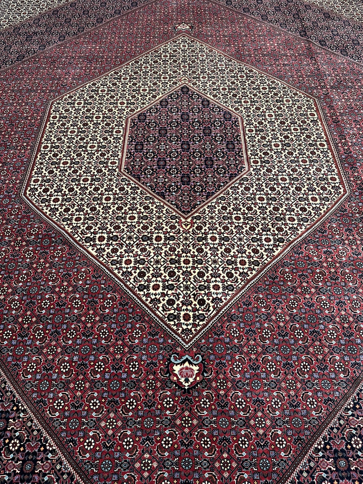Orientteppich handgeknüpft 387x300 cm Bidjar Korkwolle