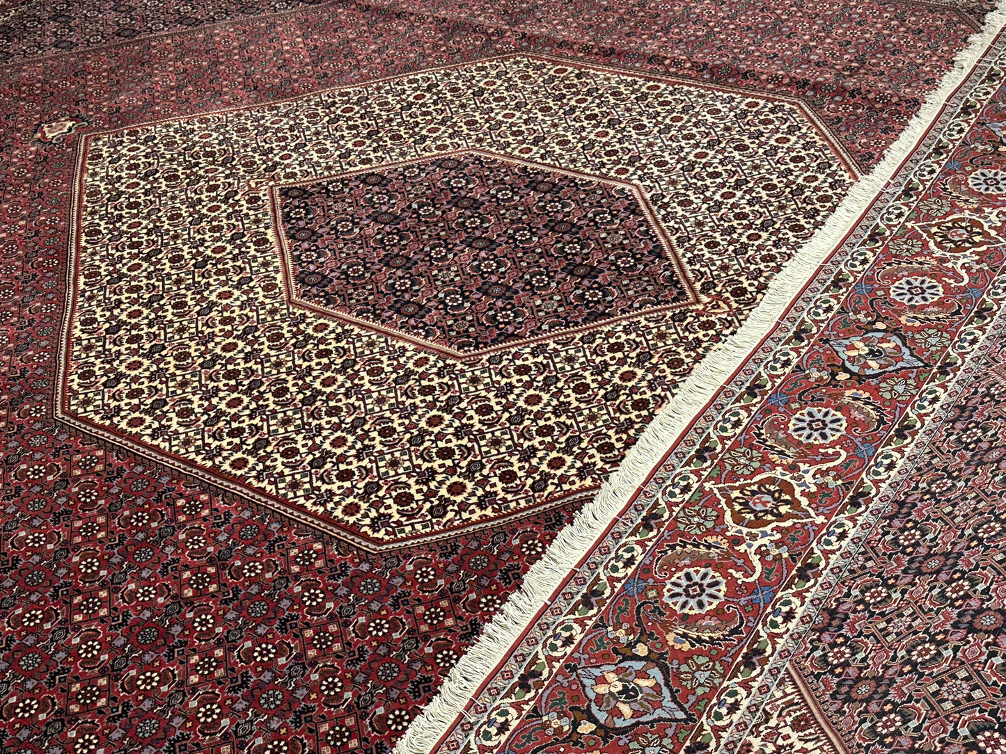 Orientteppich handgeknüpft 387x300 cm Bidjar Korkwolle