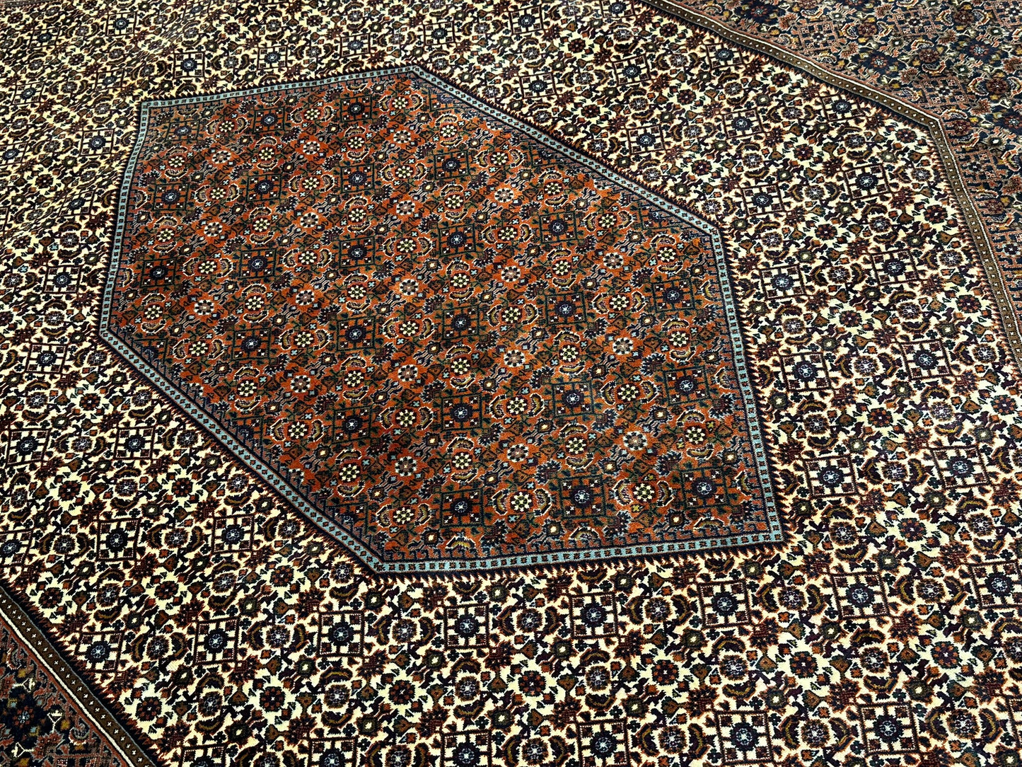 Orientteppich handgeknüpft 383x297 cm Bidjar Korkwolle