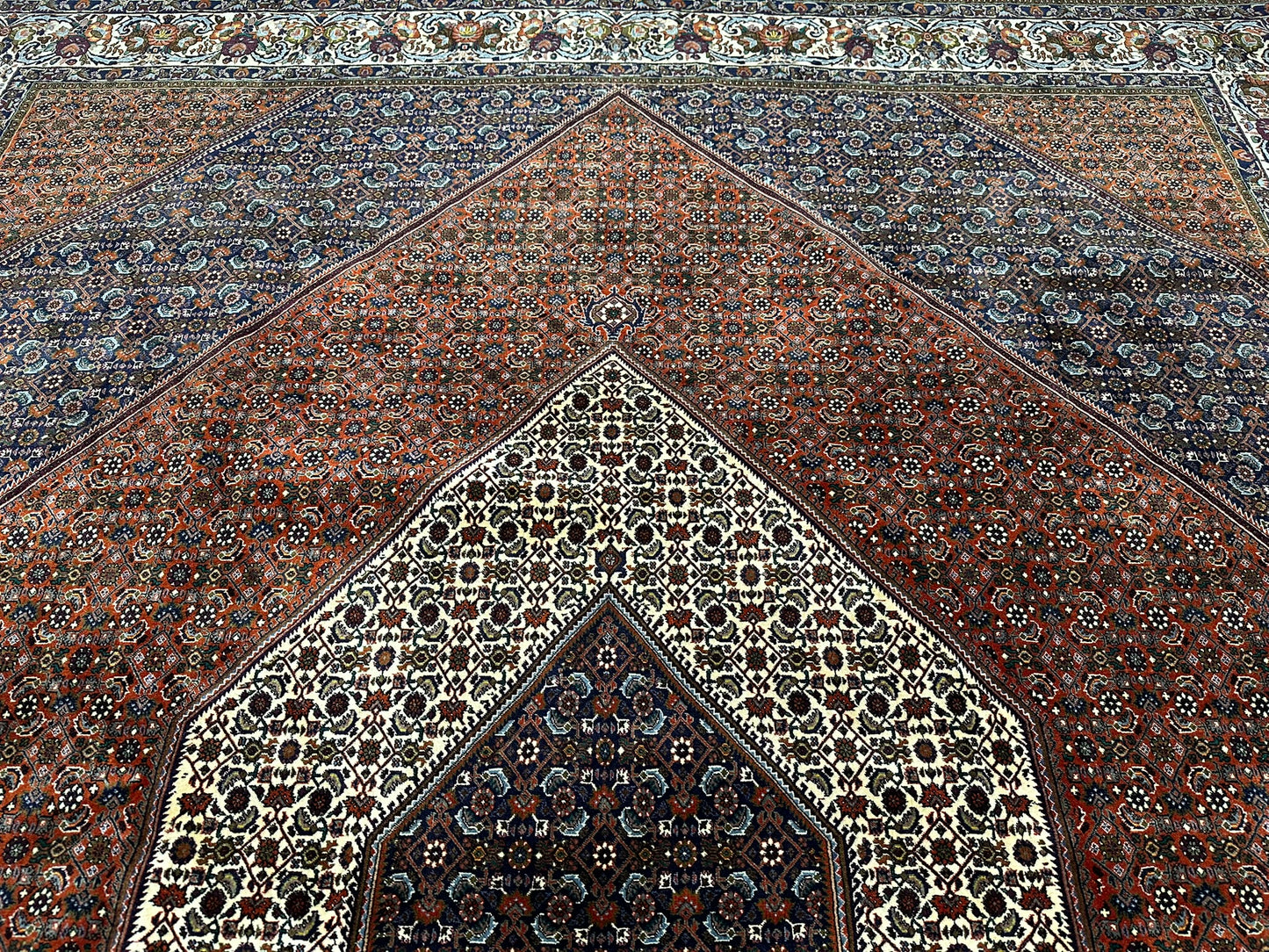Orientteppich handgeknüpft 390x305 cm Bidjar Korkwolle