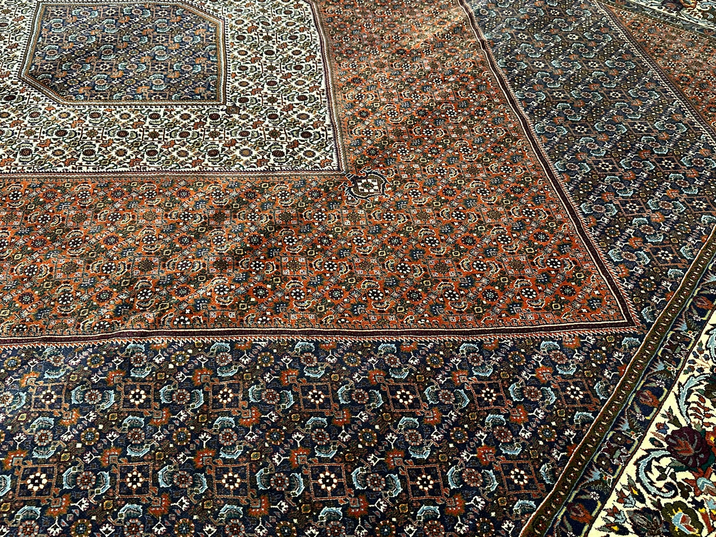 Orientteppich handgeknüpft 390x305 cm Bidjar Korkwolle