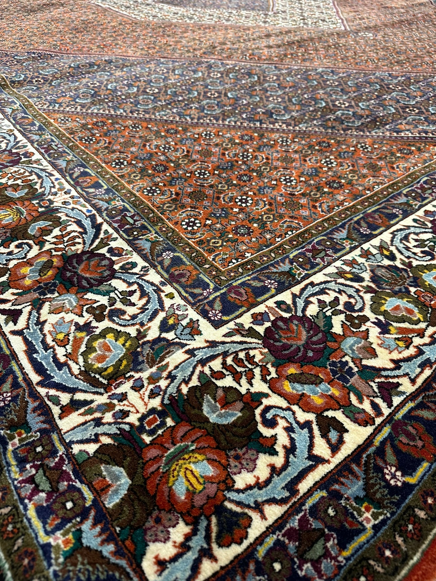 Orientteppich handgeknüpft 390x305 cm Bidjar Korkwolle
