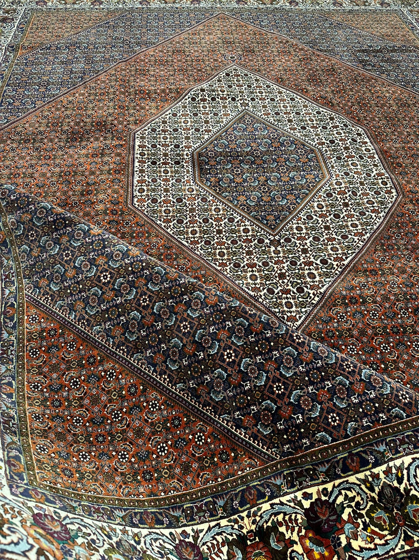 Orientteppich handgeknüpft 390x305 cm Bidjar Korkwolle